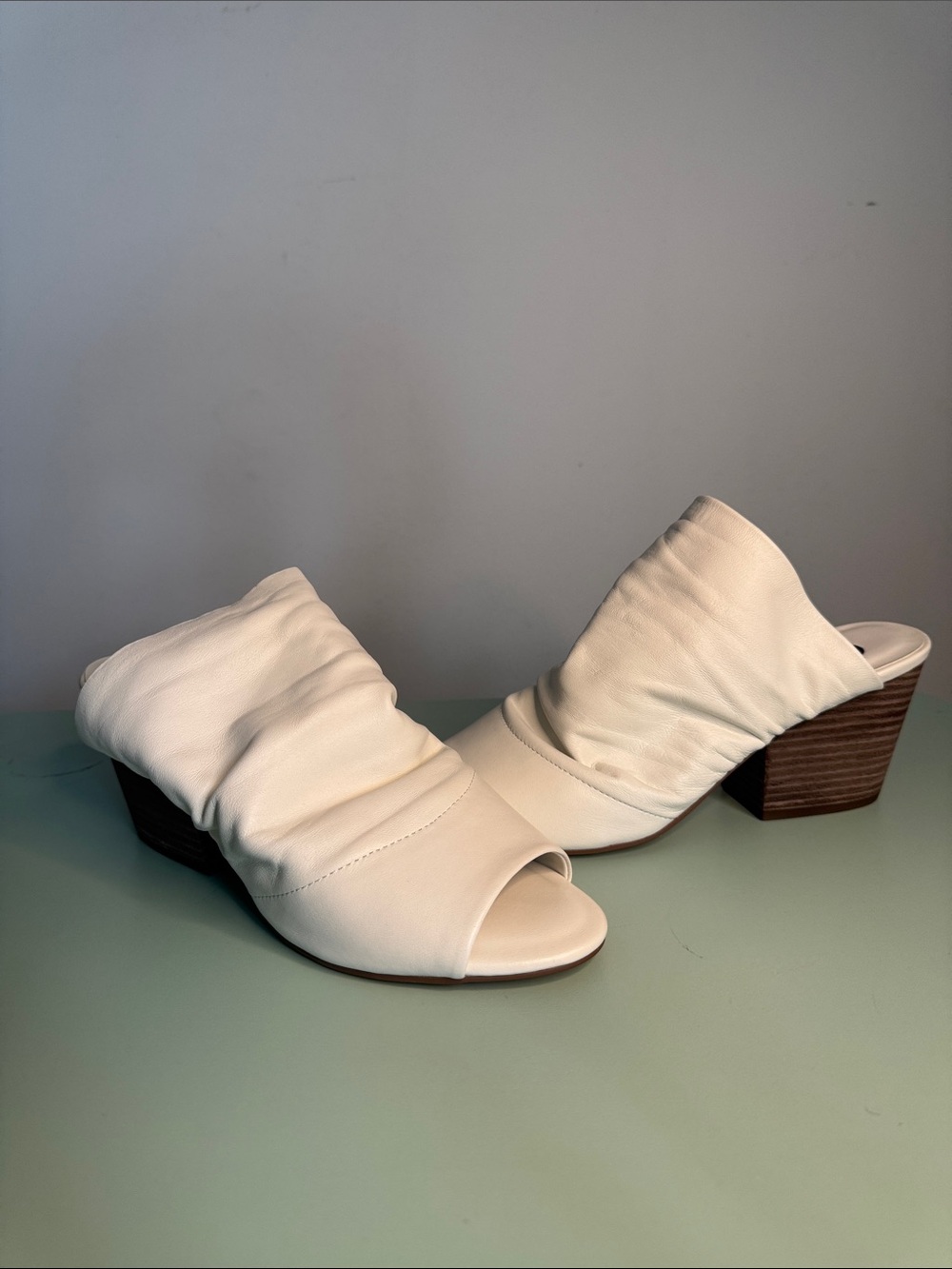 White Peep-Toe Ruched Block Heel Mule